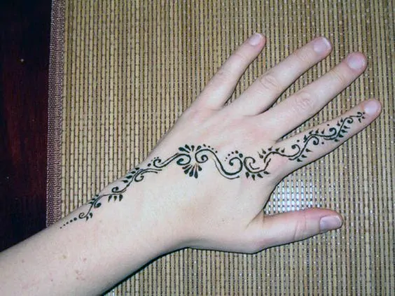 simple mehndi designs for kids 3