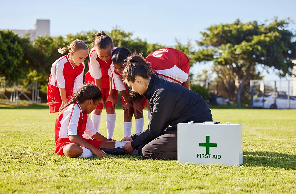 7 Benefits of Enrolling Your Child in a First Aid Course