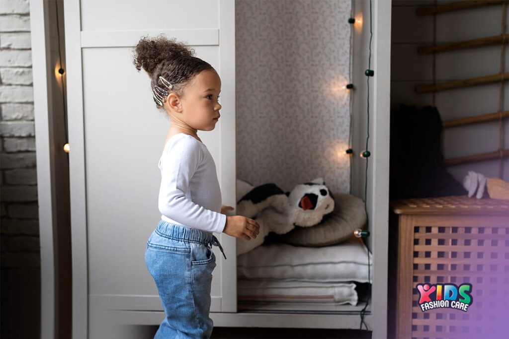 clothes cabinet